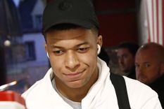 Mbappé habló de su futuro en el PSG. Foto: @PSG_espanol