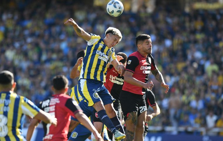 Rosario Central y Newells juegan una nueva edición del clásico de Rosario en el Gigante de Arroyito.