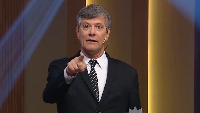 Mario Pergolini conduce Otro día perdido por Eltrece.