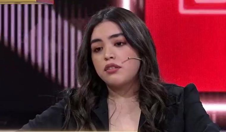 TREMENDO MOMENTO. BETTINA FERRIOLS APUNTO CONTRA SU HERMANA Y SU PAPA.