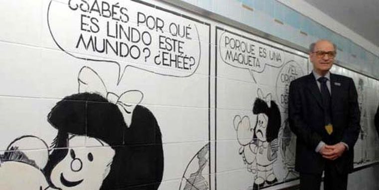 El dibujante y su Mafalda. Foto: Télam
