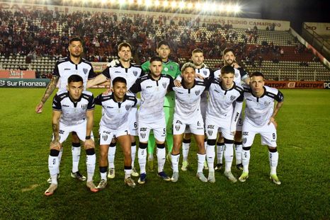 Gimnasia no pudo con Morón en el Nuevo Francisco Urbano. Gimnasia no pudo con Morón en el Nuevo Francisco Urbano.