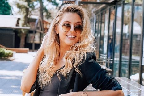 No te pierdas las fotos del nuevo look de Stephanie Demner. No te pierdas las fotos del nuevo look de Stephanie Demner.