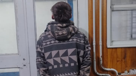 El sospechoso fue detenido y reconocido como uno de los responsables del robo a una barbería, ocurrido días atras. El sospechoso fue detenido y reconocido como uno de los responsables del robo a una barbería, ocurrido días atras.