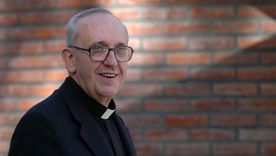 El chofer y amigo de Jorge Bergoglio cuenta su historia más cercana y humilde antes de convertirse en el Papa Francisco. El chofer y amigo de Jorge Bergoglio cuenta su historia más cercana y humilde antes de convertirse en el Papa Francisco.