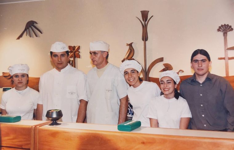 Las decoraciones de madera en las paredes y un personal atento y amable son dos de las cosas que aún recuerda el público que consumió Zuckersüss. Las decoraciones de madera en las paredes y un personal atento y amable son dos de las cosas que aún recuerda el público que consumió Zuckersüss.