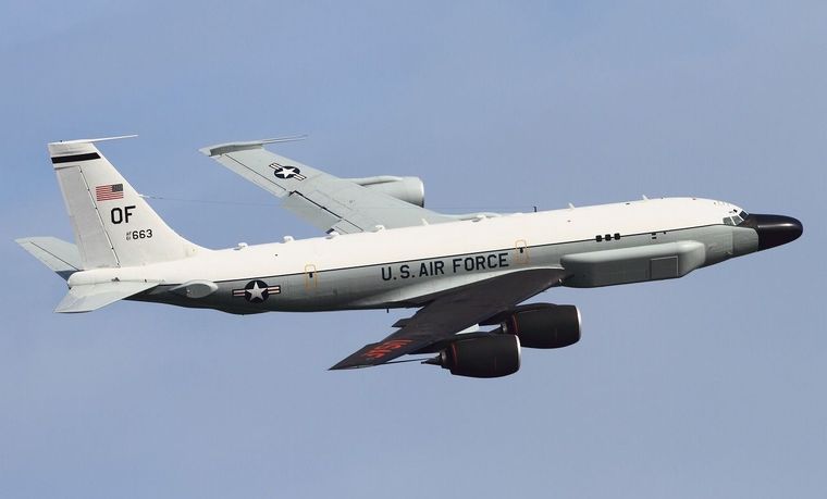Un RC-135 de la Fuerza Aérea de EE.UU.