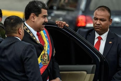 Algunas fuentes señalan que agentes cubanos conformaban el primer anillo de seguridad de Maduro y su esposa.