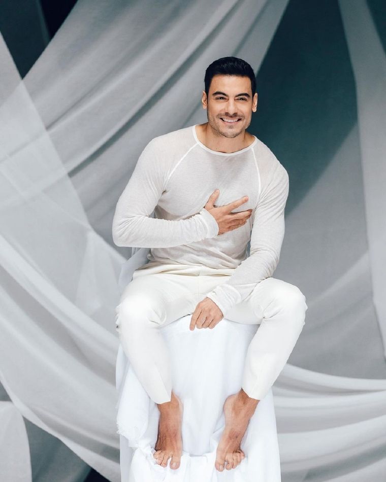 Carlos Rivera es un cantante, compositor y actor mexicano.?