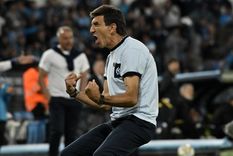 Gustavo Costas se acordó de Independiente y lo chinaneó antes de la semi vs el Mengao. Gustavo Costas se acordó de Independiente y lo chinaneó antes de la semi vs el Mengao.