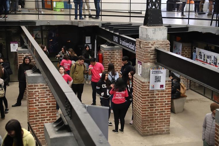El protocolo inédito en el país permite que los estudiantes interrumpan el examen si consideran que los docentes incurren en maltrato o injusticia Foto: Facebook UNR