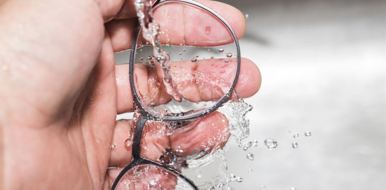 Deja tus lentes como nuevos con este truco Foto: Shutterstock