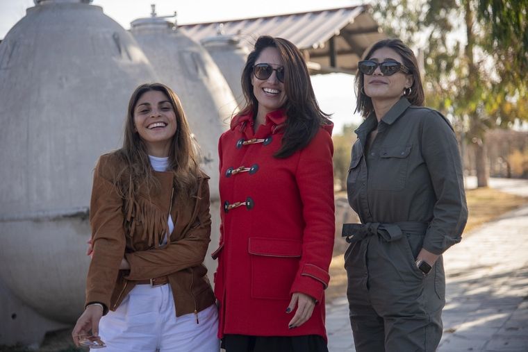 Agostina Scifo, Lorena Lorca y Nina Caram compartieron la mesa. Foto: Lucho Estevez.