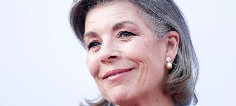 Carolina de Mónaco destila elegancia a cada paso. Foto: Europe Cities - https://img-3.journaldesfemmes.fr/IRTKriTqAajlXhFbZBG61RBHNWE=/1500x/smart/b1b35bf60ec34fc7be15b7f7cff1796a/ccmcms-jdf/33899124.jpg