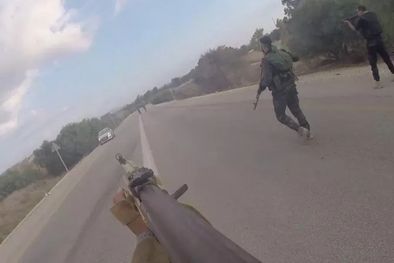 MDZol | El ejército israelí mostró imágenes del ataque tomadas por cámaras corporales de Hamás, cámaras de seguridad, cámaras de vehículos y celulares. Foto: FUERZAS DE DEFENSA DE ISRAEL