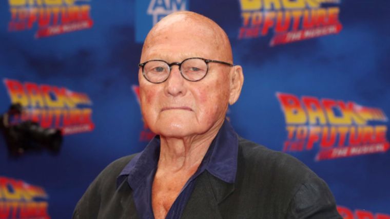 James Tolkan será recordado por siempre como el estricto Sr. Strickland en la trilogía de Volver al Futuro. James Tolkan será recordado por siempre como el estricto Sr. Strickland en la trilogía de Volver al Futuro.