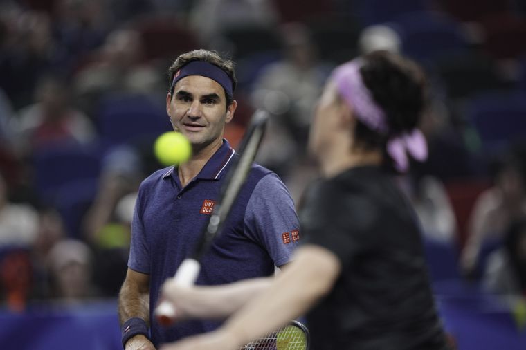 Federer en el partido exhibición. Foto: NA