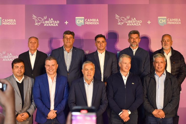Algunos intendentes radicales se sintieron raros. La foto de familia tenía algo en particular.&nbsp;