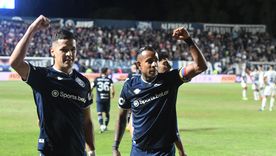 Alex Arce festeja su gol, el del 2-0, con Sebastián Villa. Independiente Rivadavia le ganó muy bien a Rosario Central y sigue como único líder de la Zona B. Alex Arce festeja su gol, el del 2-0, con Sebastián Villa. Independiente Rivadavia le ganó muy bien a Rosario Central y sigue como único líder de la Zona B.