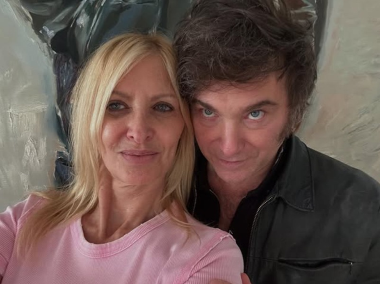 La foto navideña de Javier Milei y Yuyito González. Foto: Instagram @yuyitogonzalezok