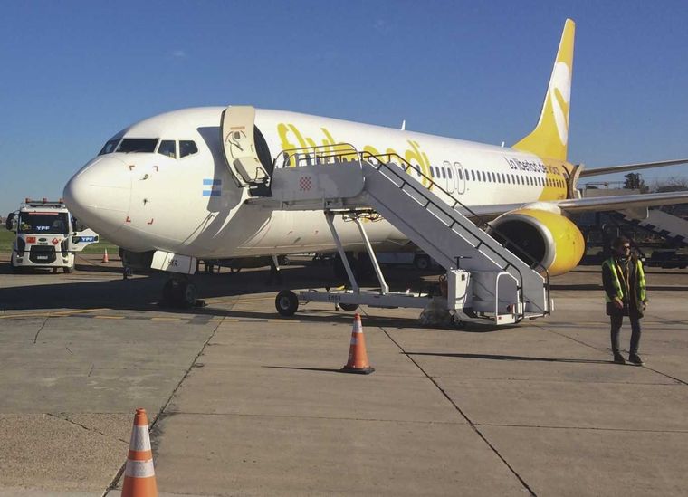 FlyBondi reprogramó el vuelo de Gustavo y no llega para el recital de La Renga Foto: NA / Archivo