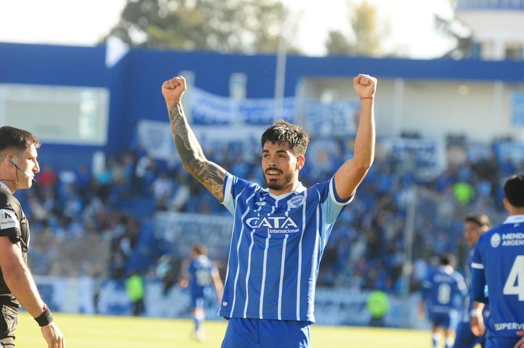Axel Rodríguez festeja el 1-0 de Godoy Cruz frente al Gallito. Axel Rodríguez festeja el 1-0 de Godoy Cruz frente al Gallito. 