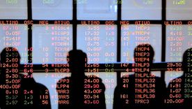 arrastrados por el rojo en los mercados globales, los bonos caen y el riesgo pais coquetea con los 600 puntos arrastrados por el rojo en los mercados globales, los bonos caen y el riesgo pais coquetea con los 600 puntos