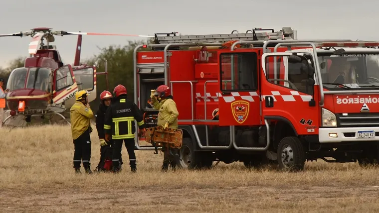 El helicóptero se trasladaba a combatir incendios en La Rioja. El helicóptero se trasladaba a combatir incendios en La Rioja.