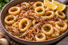 Una receta deliciosa de calamares al ajillo