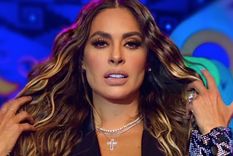 Galilea Montijo presume su figura con la mítica falda negra Foto: La República