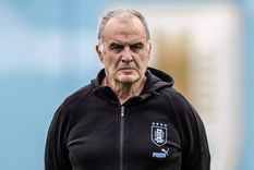 El Loco también se quedó por los estados de los campos de juego. Foto: @Uruguay