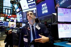 lunes negro: las acciones argentinas caen hasta un 17% lunes negro: las acciones argentinas caen hasta un 17%