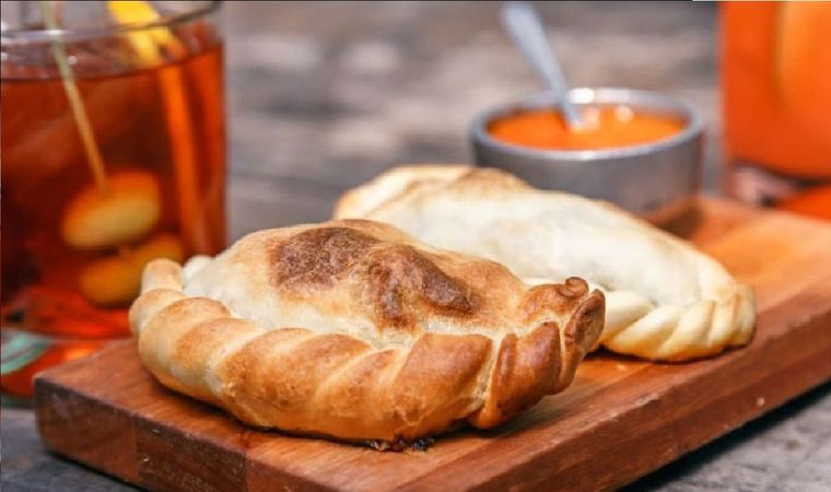 Hay cientos de variantes de empanadas en la cocina argentina, las de osobuco al malbec son deliciosas. Foto: Instagram