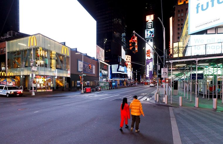 Times Square, prácticamente vacía en medio de la pandemia.