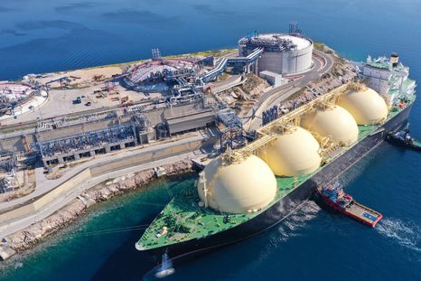 Ante la crisis de oferta de GNL que generó la guerra en Medio Oriente el Gobierno está avanzando en la licitación para importar gas natural licuado. Ante la crisis de oferta de GNL que generó la guerra en Medio Oriente el Gobierno está avanzando en la licitación para importar gas natural licuado.