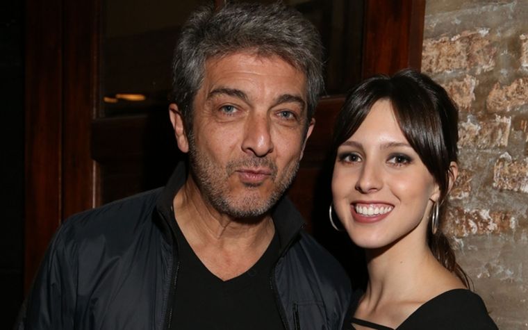 En pareja Clara está de novia hace muchos años