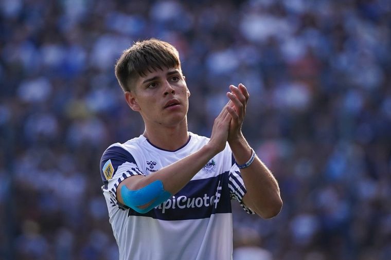 El Bologna de Italia pondría sobre la mesa el nombre de Benja Domínguez en la negociación con Boca por Zeballos. El Bologna de Italia pondría sobre la mesa el nombre de Benja Domínguez en la negociación con Boca por Zeballos.