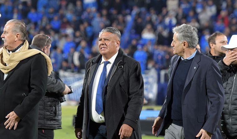 El presidente de la AFA, Chiqui Tapia, confirmó el regreso del público visitante en el fútbol argentino.