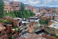 Petare, en el este de Caracas, es uno de los barrios pobres más grandes de América Latina. Foto: NORBERTO PAREDES / BBC NEWS MUNDO