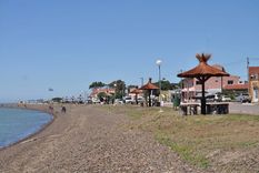 El pueblo de San Blas ofrece playas amplias y un entorno natural ideal para un verano tranquilo.