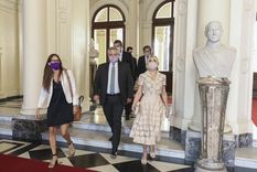 Alberto Fernández junto a su pareja Fabiola Yañez, quien fue señalada como la única responsable de los festejos en Olivos. Foto: Telam