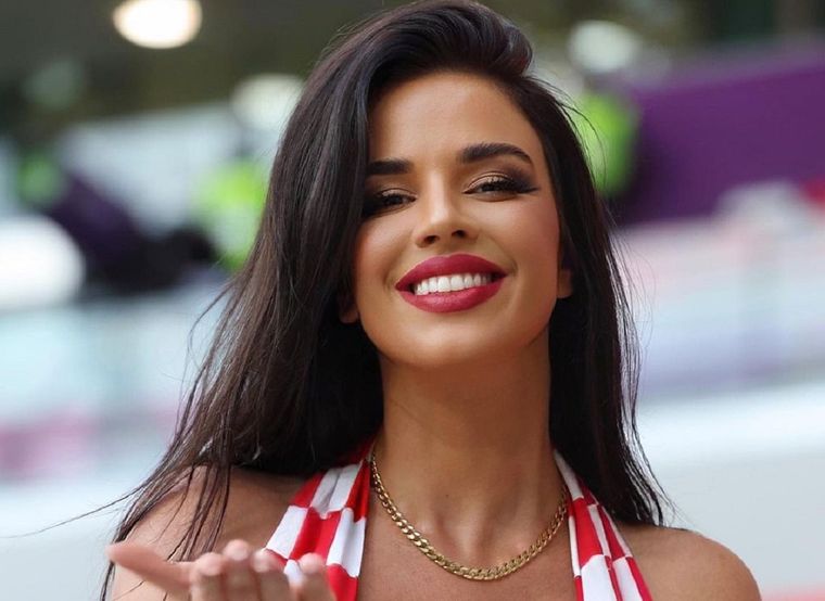 IVANA KNÖLL LA MISS CROACIA SE ROBA TODAS LAS MIRADAS EN QATAR. Foto: INSTAGRAM @knolldoll