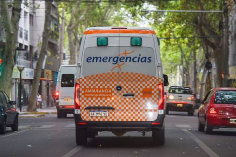 El hombre debió ser trasladado de emergencia al Hopital Central tras el violento accidente. El hombre debió ser trasladado de emergencia al Hopital Central tras el violento accidente.
