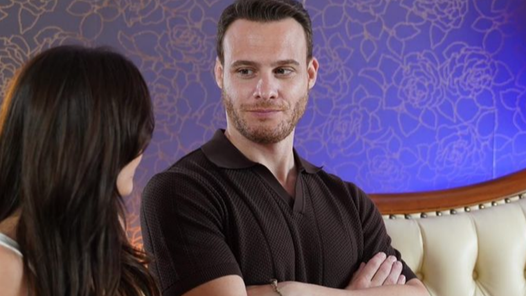 Kerem Bürsin Amor en mil partes. Foto: Fuente: imagen - instagram @yacokseversendizi - @yigitdanaci