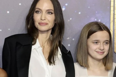 Angelina junto a su hija Vivienne.
