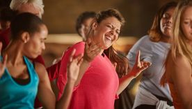 Al bailar algunos bromean con la expresión: ¡A mover el esqueleto! Pero ¿qué dice la ciencia? Foto: Archivo