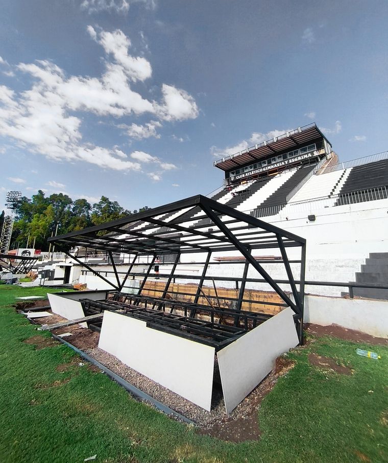 Gimnasia celebró en redes su regreso al Legrotaglie con fotos del estadio renovado. Gimnasia celebró en redes su regreso al Legrotaglie con fotos del estadio renovado.