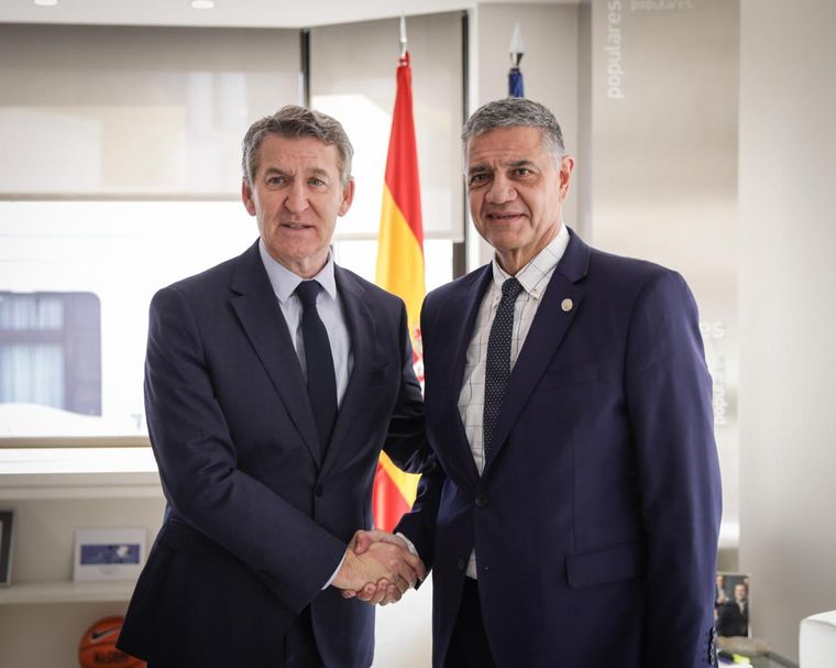 Jorge Macri con Alberto Núñez Feijóo, presidente del Partido Popular de España.