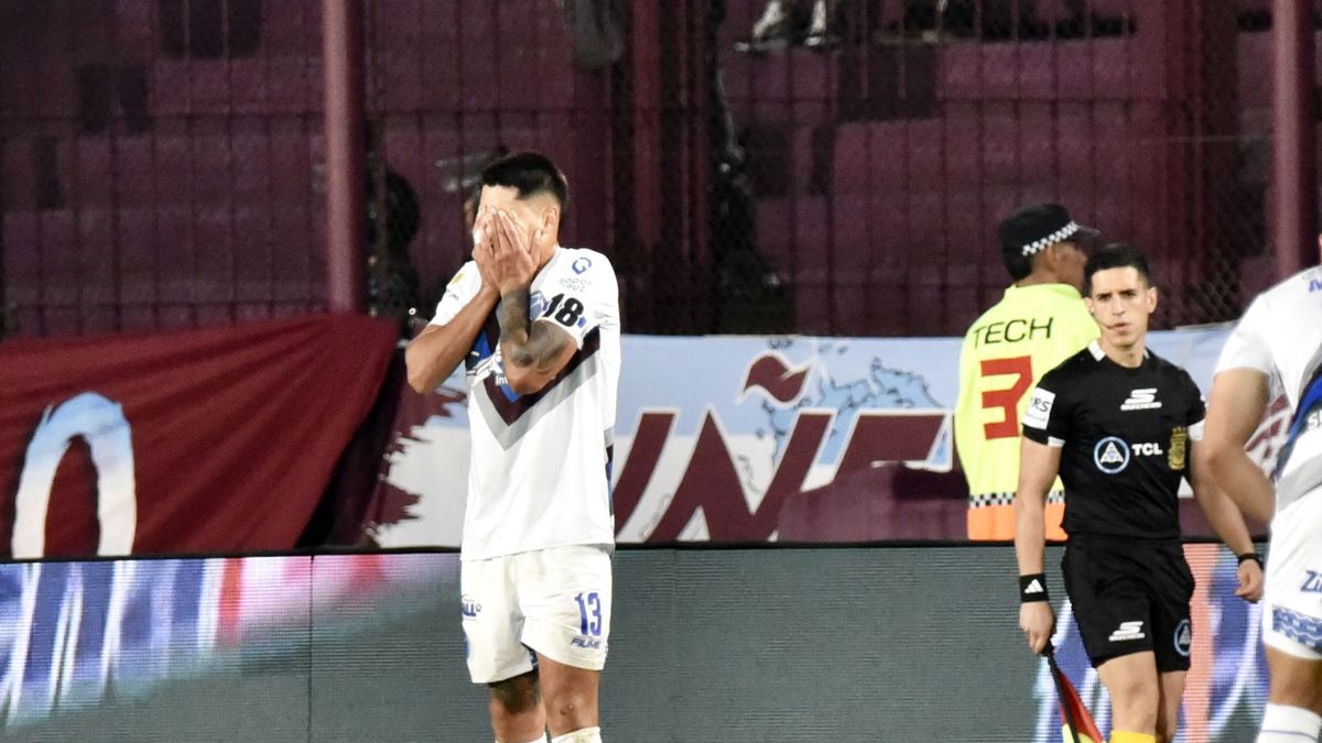 Godoy Cruz perdió 2-0 ante Lanús y no logra despegarse de la zona baja de la tabla