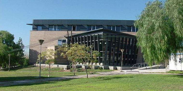 Edificio de la  UNCuyo. Foto: flickr